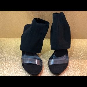 Mackin J Shoes - New with box Mackin J Heels Mackin J Shoes - New with box Mackin J Heels